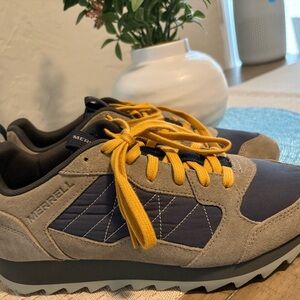 Merrell Men’s Alpine Tan Performance Sneakers with Yellow Laces Size 8